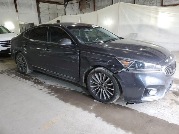 2017 KIA CADENZA Premium
