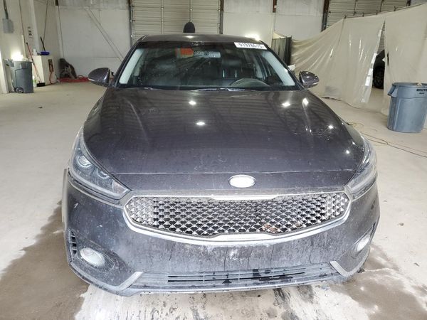 2017 KIA CADENZA Premium