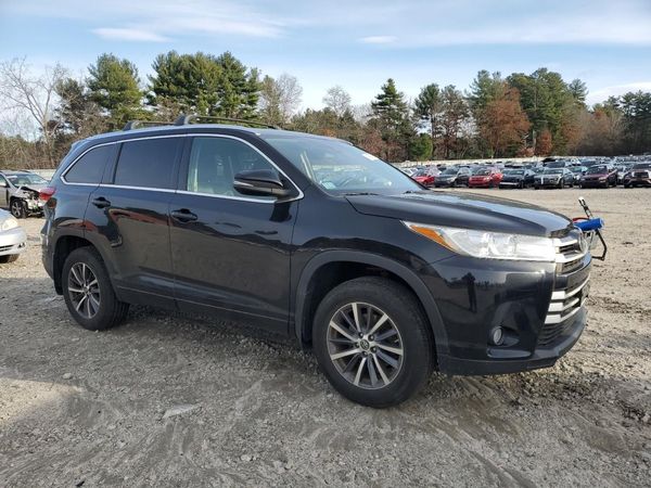 2017 TOYOTA HIGHLANDER