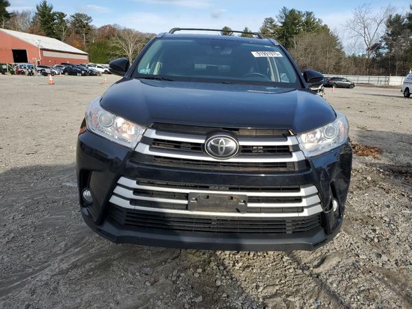 2017 TOYOTA HIGHLANDER