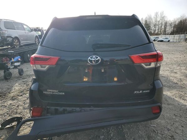 2017 TOYOTA HIGHLANDER