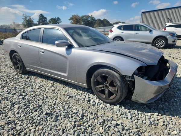 2014 DODGE CHARGER SE