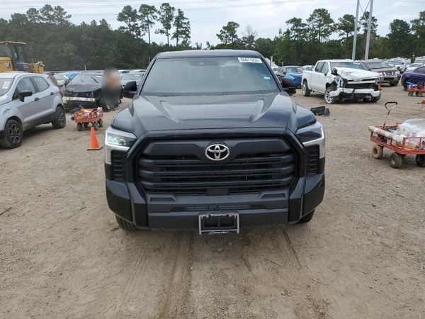 2025 TOYOTA TUNDRA SR