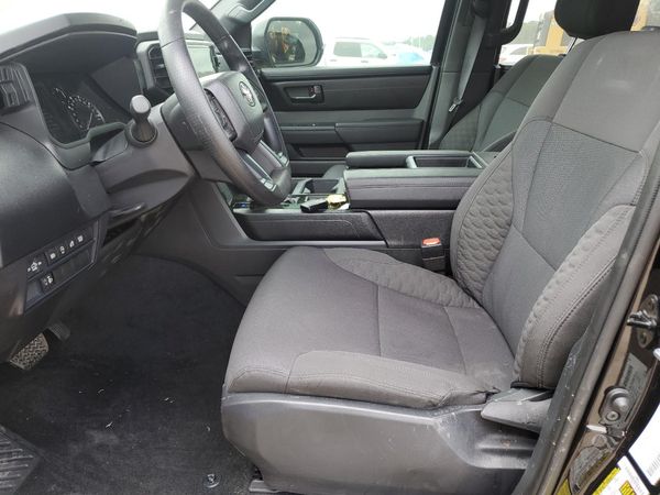 2025 TOYOTA TUNDRA SR