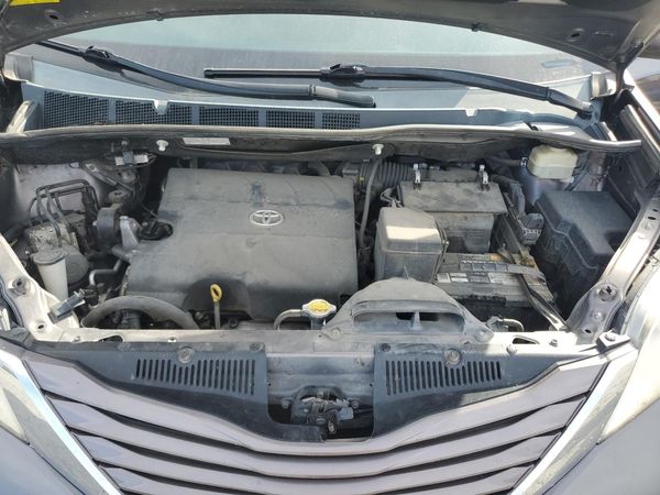 2015 TOYOTA SIENNA