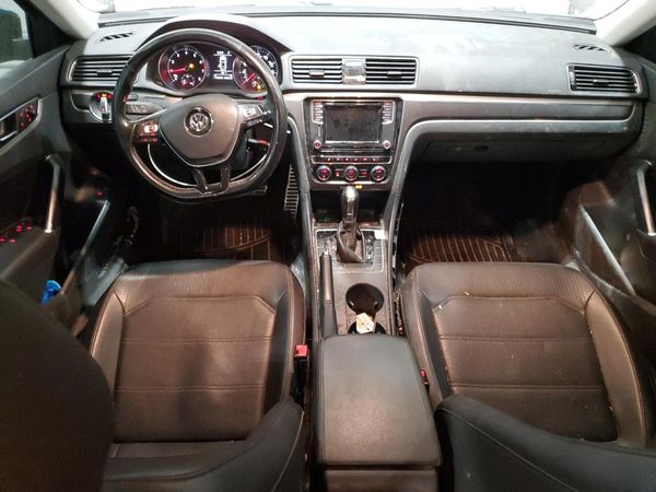 2018 VOLKSWAGEN PASSAT S, R-Line