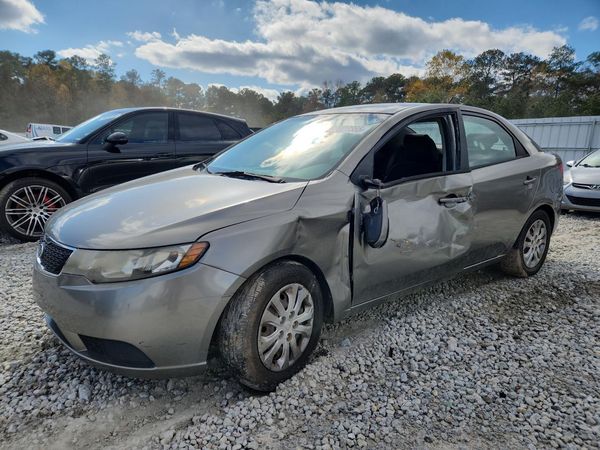 2013 KIA FORTE