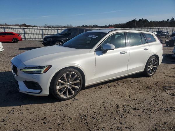 2020 VOLVO V60