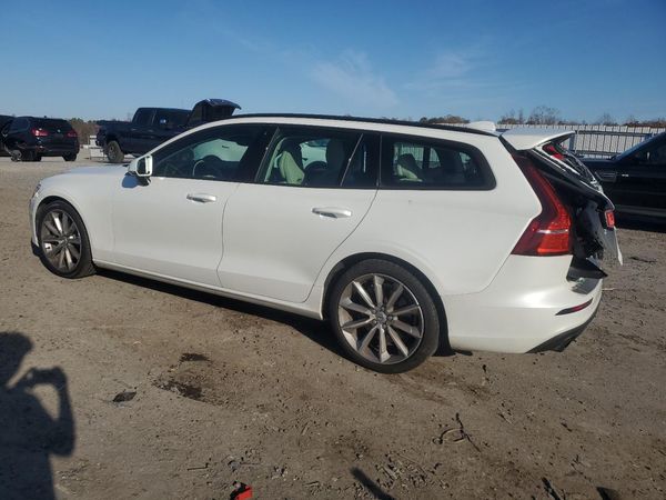 2020 VOLVO V60