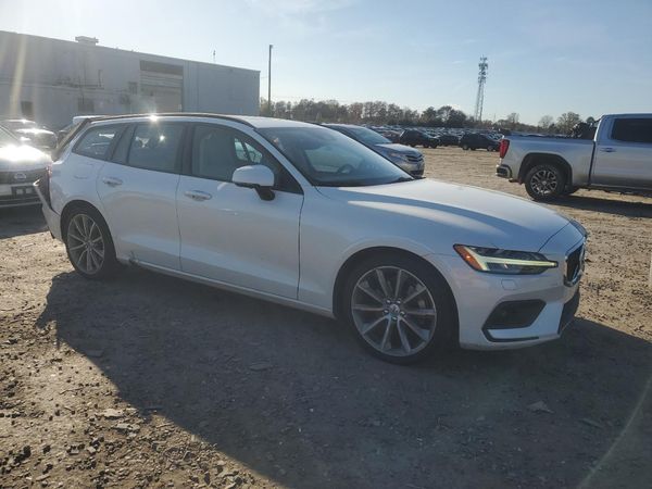 2020 VOLVO V60
