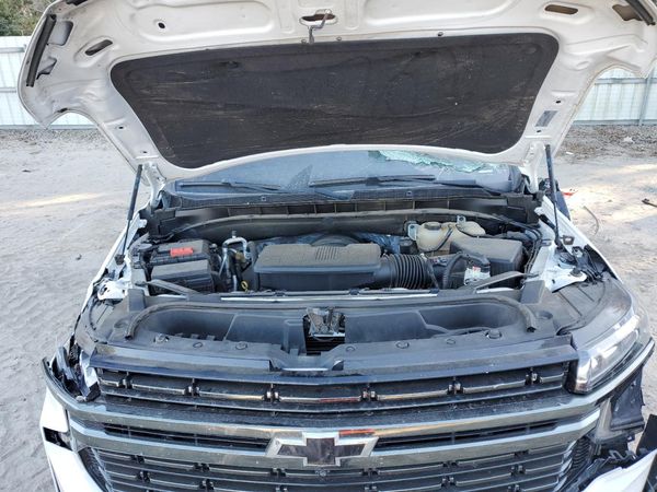 2022 CHEVROLET TAHOE RST — Engine bay