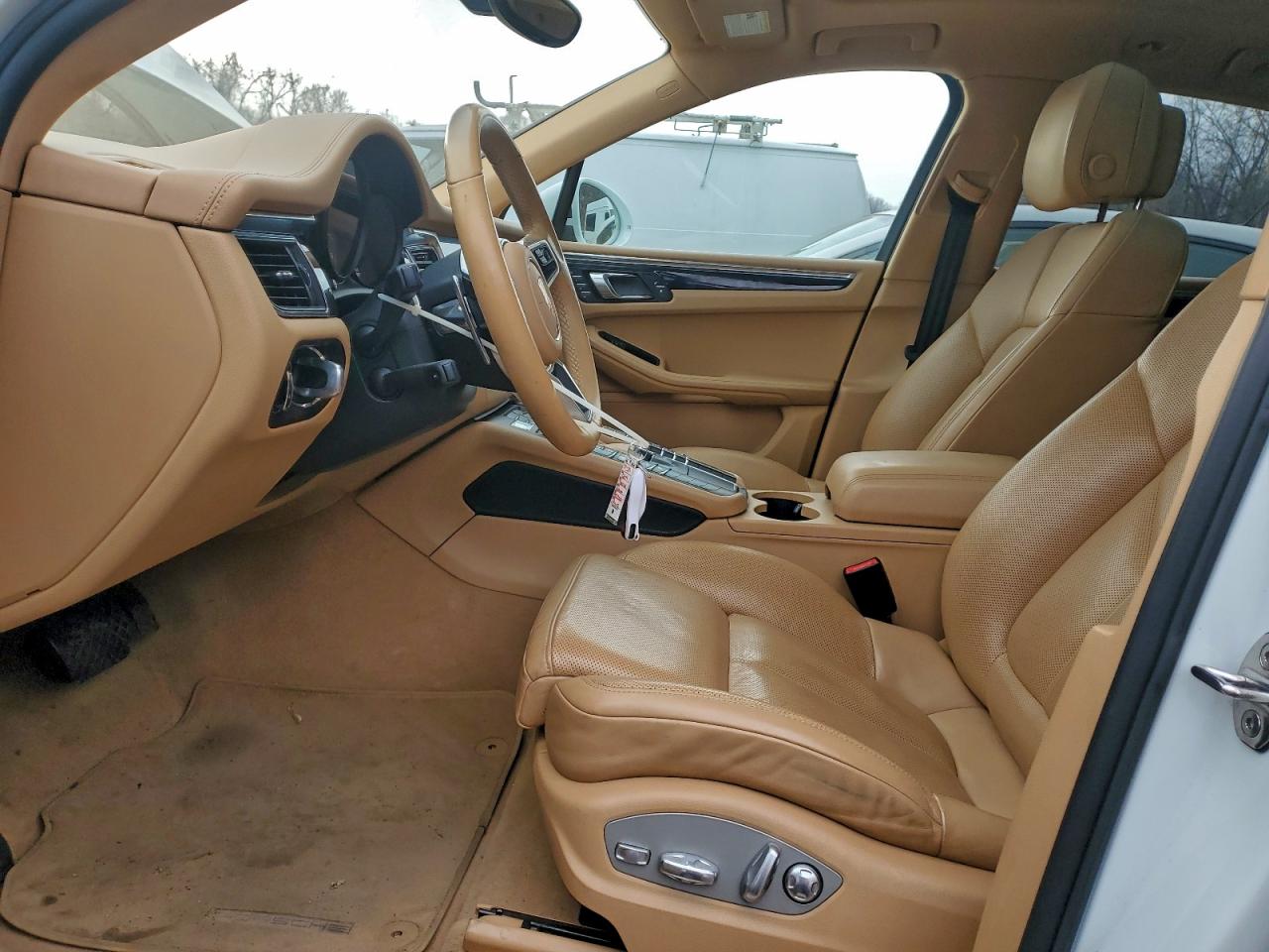 2017 PORSCHE MACAN