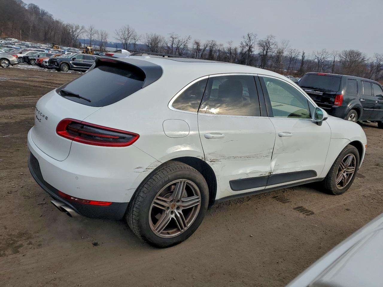 2017 PORSCHE MACAN