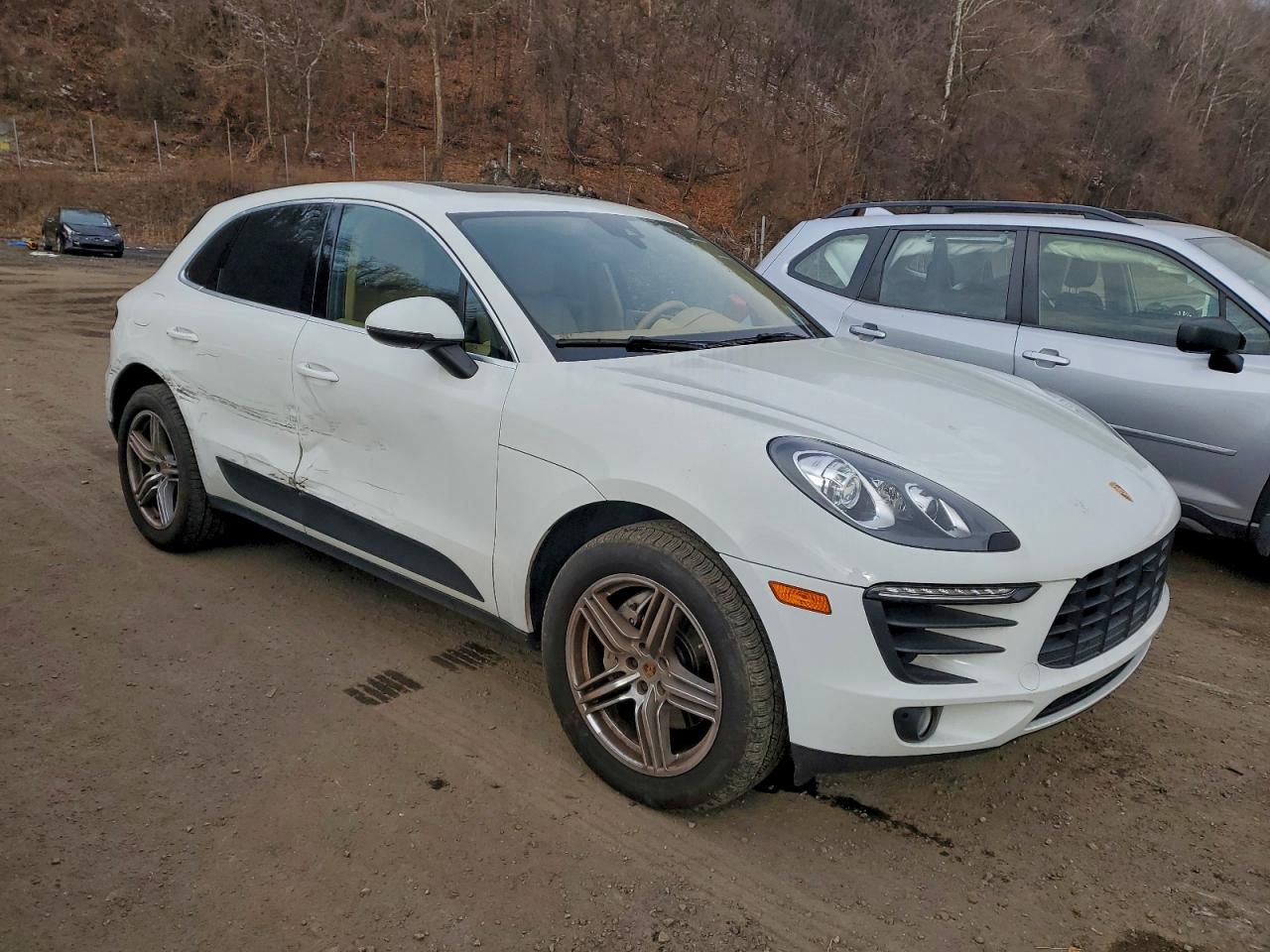 2017 PORSCHE MACAN