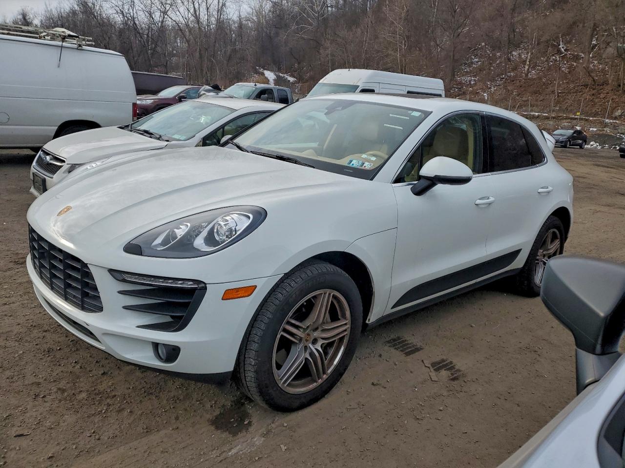 2017 PORSCHE MACAN