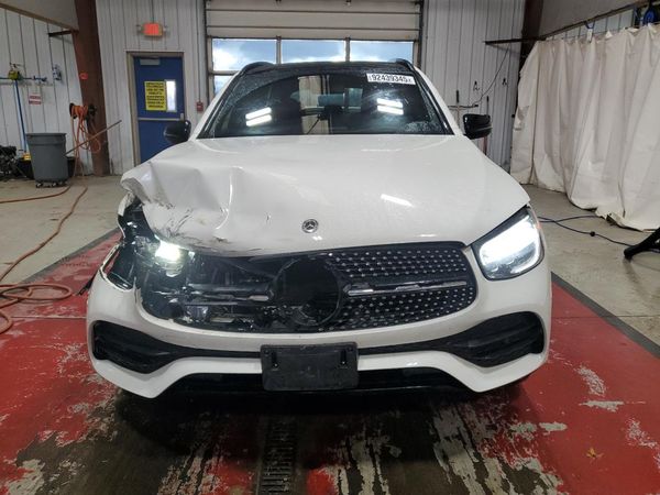 2021 MERCEDES-BENZ GLC