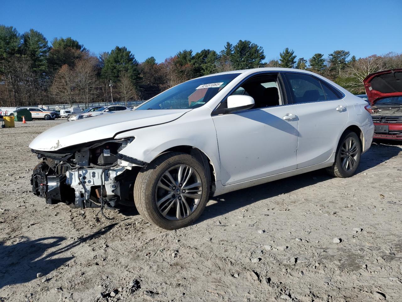 2016 TOYOTA CAMRY — Front 3/4