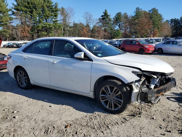 2016 TOYOTA CAMRY — Passenger 3/4