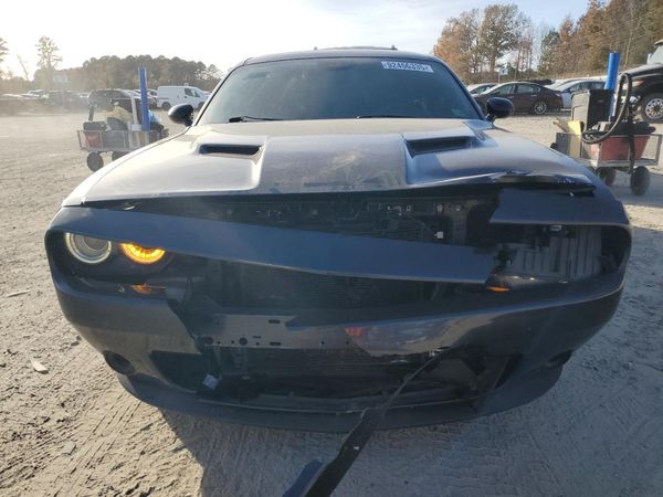 2017 DODGE CHALLENGER SXT
