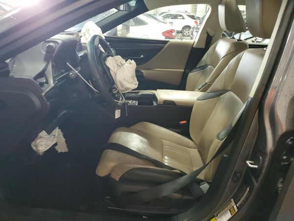 2020 LEXUS ES