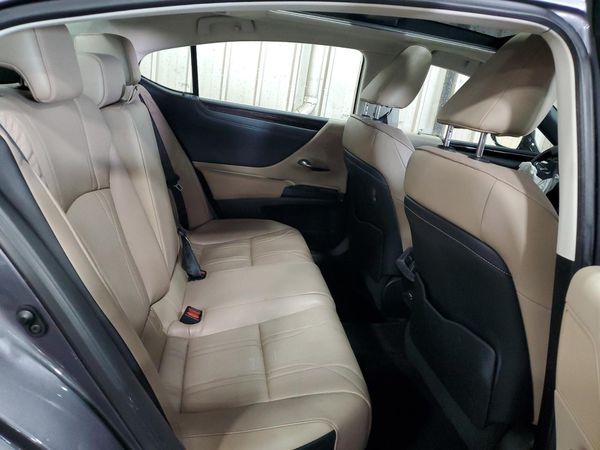 2020 LEXUS ES