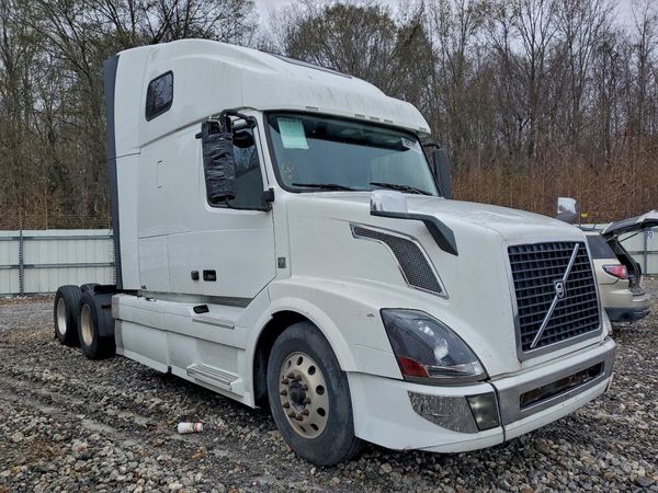 2018 VOLVO VNL