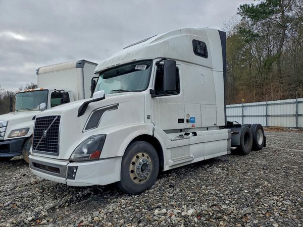 2018 VOLVO VNL