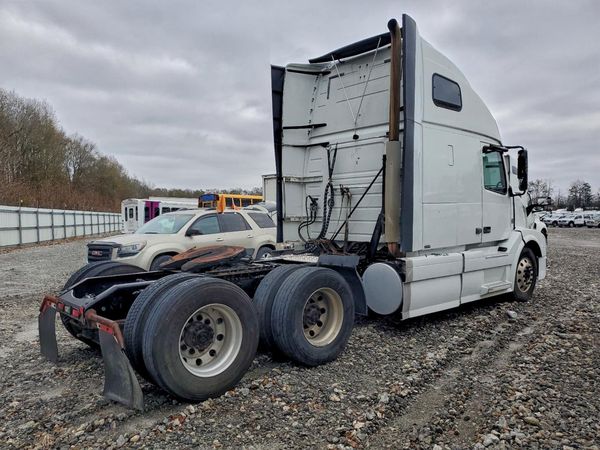 2018 VOLVO VNL