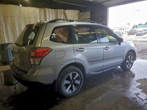 2018 SUBARU FORESTER Base P