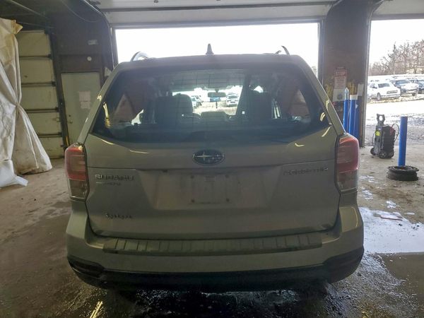 2018 SUBARU FORESTER Base P