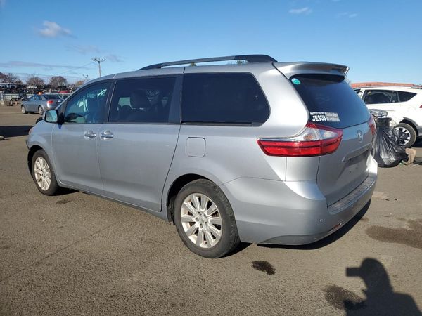 2015 TOYOTA SIENNA