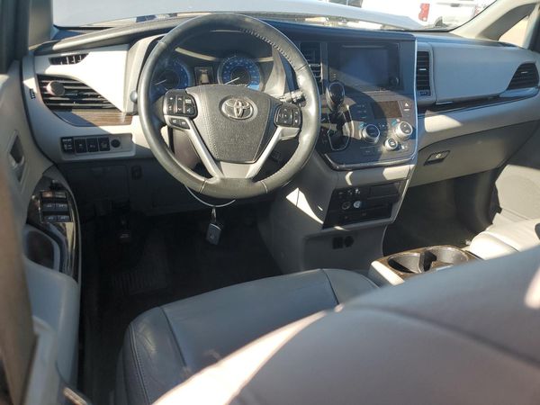 2015 TOYOTA SIENNA