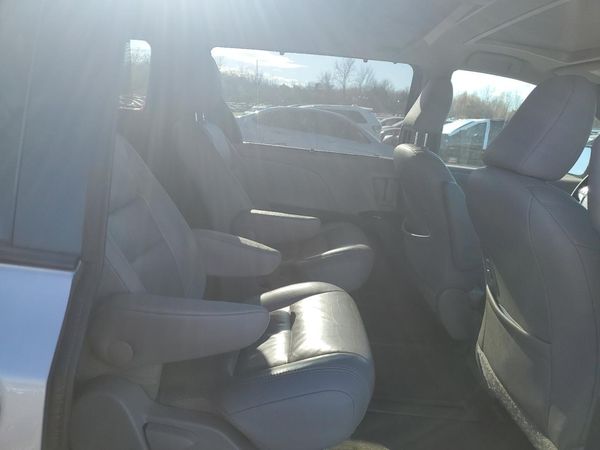 2015 TOYOTA SIENNA