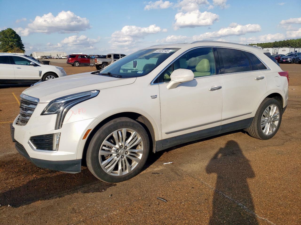 2017 CADILLAC XT5