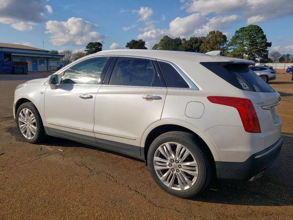 2017 CADILLAC XT5