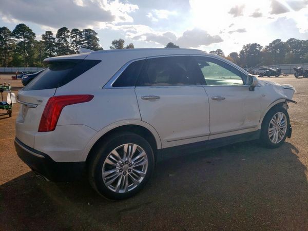 2017 CADILLAC XT5