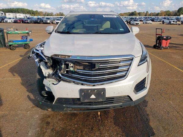 2017 CADILLAC XT5