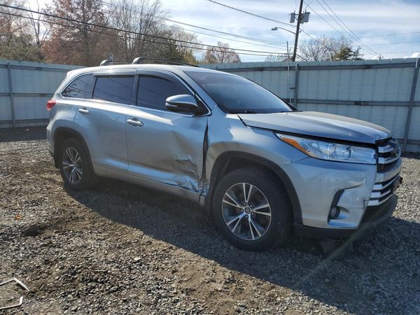 2017 TOYOTA HIGHLANDER LE/LE Plus
