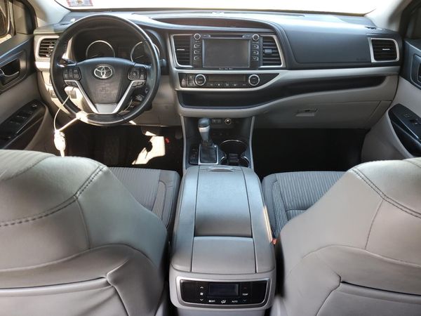 2017 TOYOTA HIGHLANDER LE/LE Plus