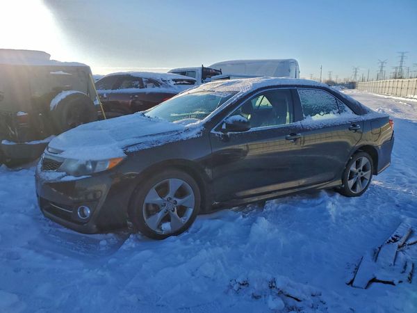 2014 TOYOTA CAMRY