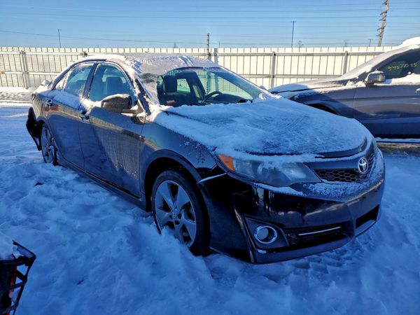 2014 TOYOTA CAMRY