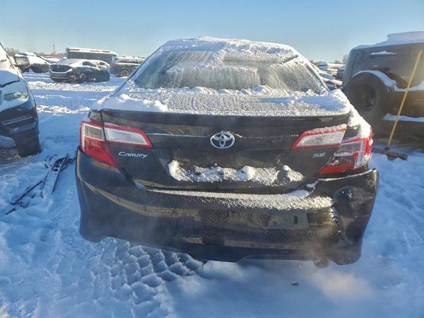 2014 TOYOTA CAMRY