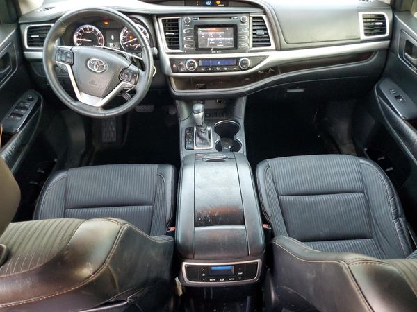 2015 TOYOTA HIGHLANDER