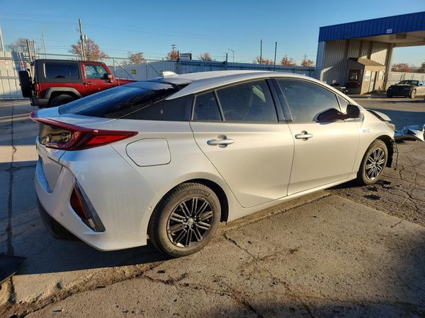 2017 TOYOTA PRIUS Three/Four/Four Adv — PSRA