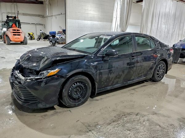 2020 TOYOTA CAMRY