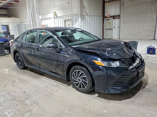 2020 TOYOTA CAMRY