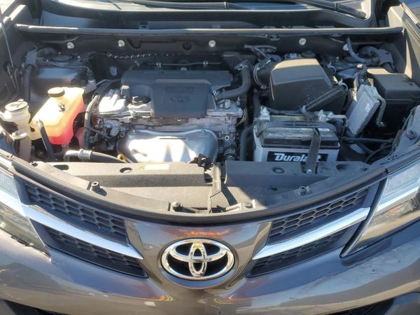 2014 TOYOTA RAV4 High — Engine bay