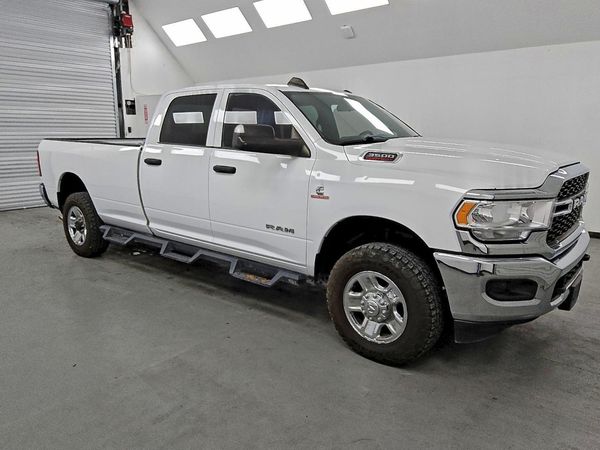 2022 RAM 3500 Tradesman — Passenger 3/4