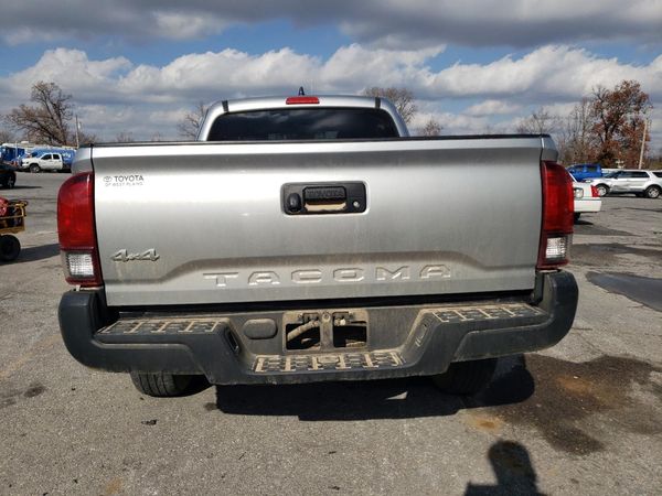 2022 TOYOTA TACOMA SR5