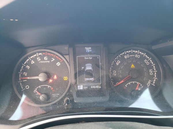 2022 TOYOTA TACOMA SR5